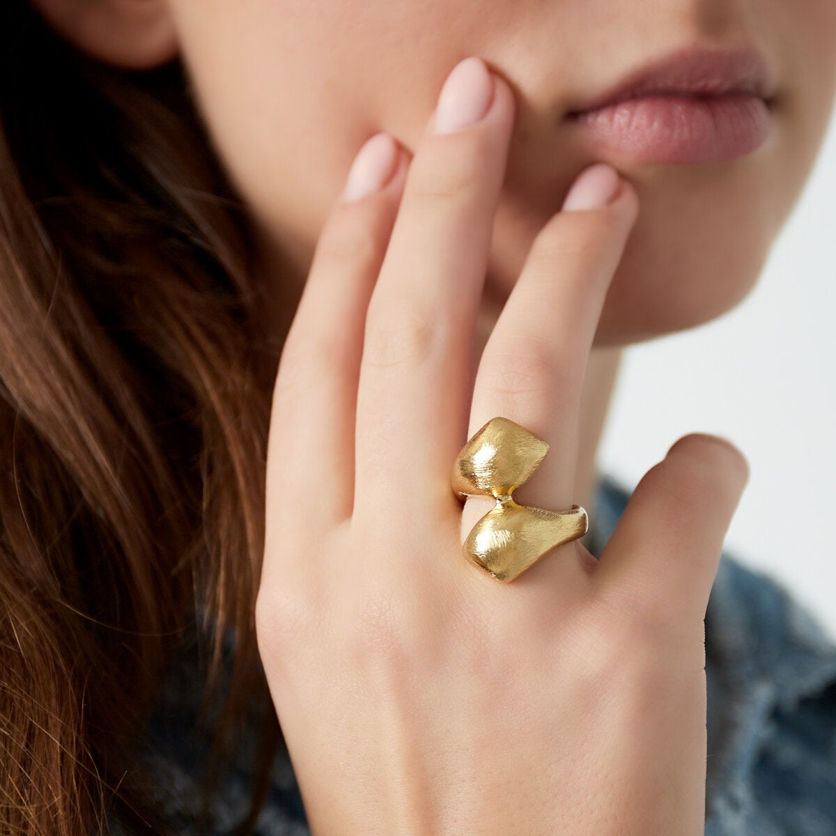 Elegant Statement Ring in Silver & Gold