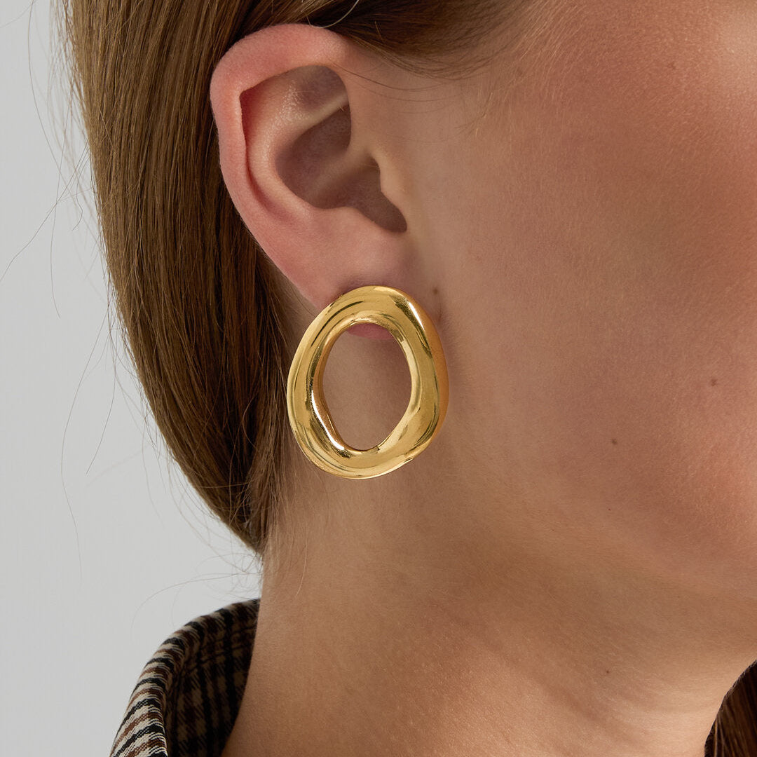 Stylish Circle Stud Earrings for Everyday Wear