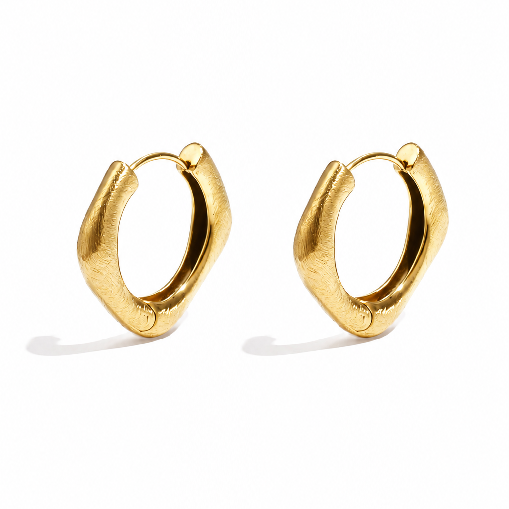 Lola Hoops