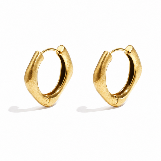 Lola Hoops