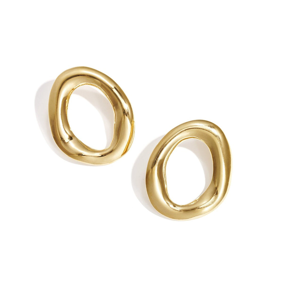Stylish Circle Stud Earrings for Everyday Wear