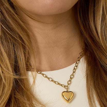 Elegant Gold Heart Pendant Necklace for Everyday Wear